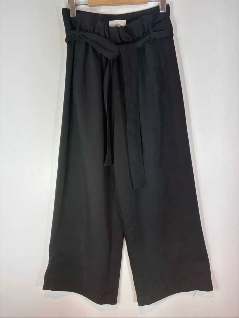 Aritzia Wilfred Paperbag Waist Wide Leg Cropped Pants Black Tie Waist Size 8 - Picture 3 of 12